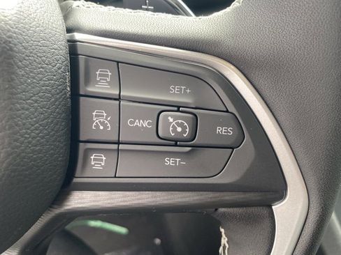 New 2025 Jeep Grand Cherokee Laredo X w/ Luxury Tech Group I image 18