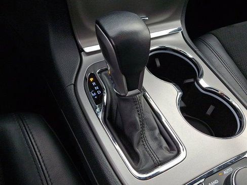 Certified 2022 Jeep Grand Cherokee Laredo X image 22