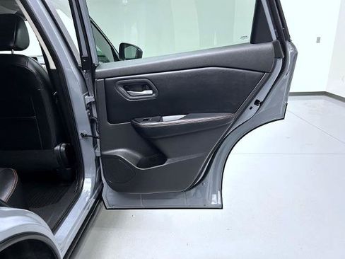 Certified 2025 Nissan Rogue SV AWD/4WD image 17