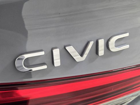 Used 2022 Honda Civic Sport image 11