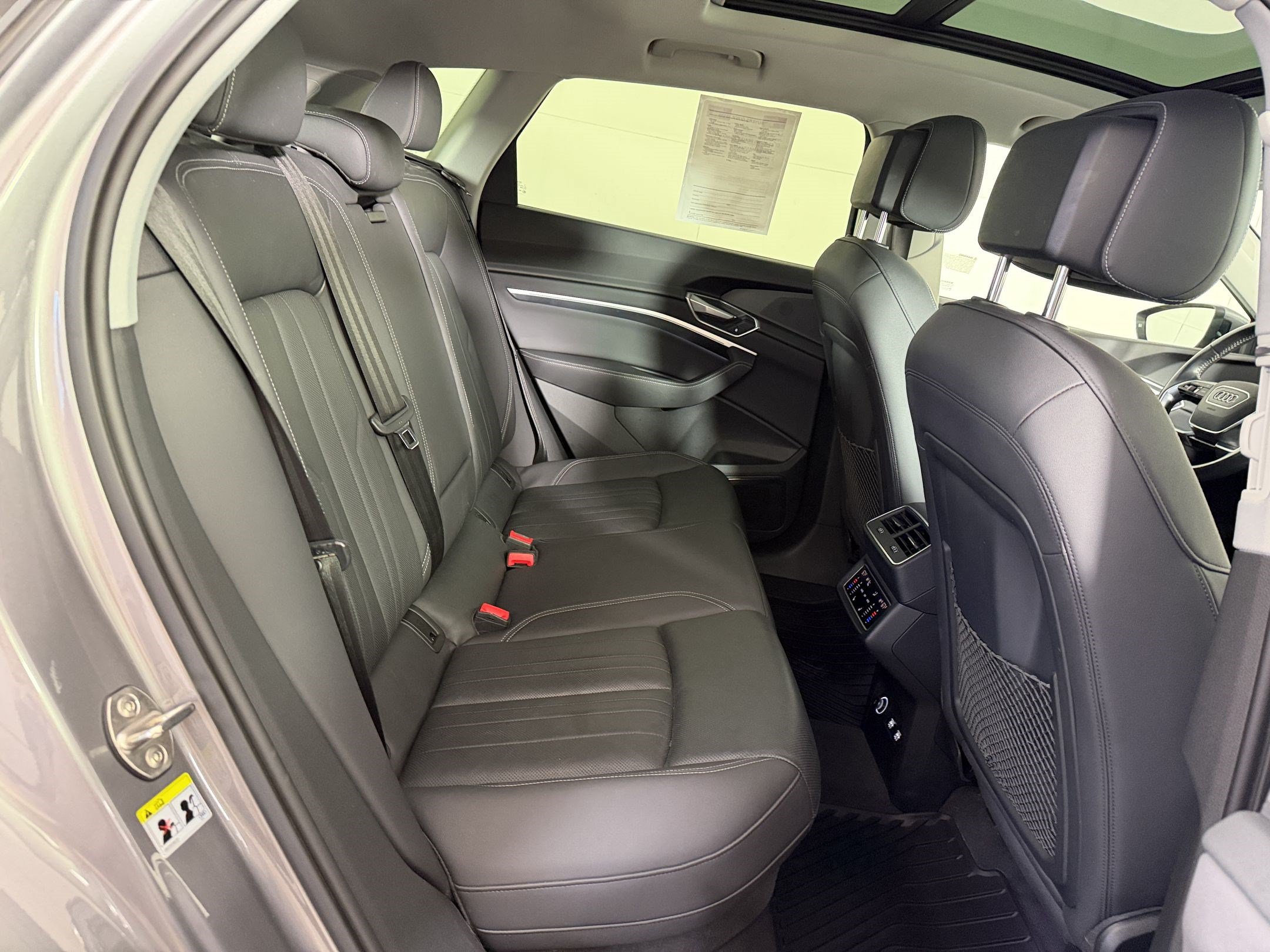 Used 2019 Audi e-tron Premium Plus AWD/4WD image 31