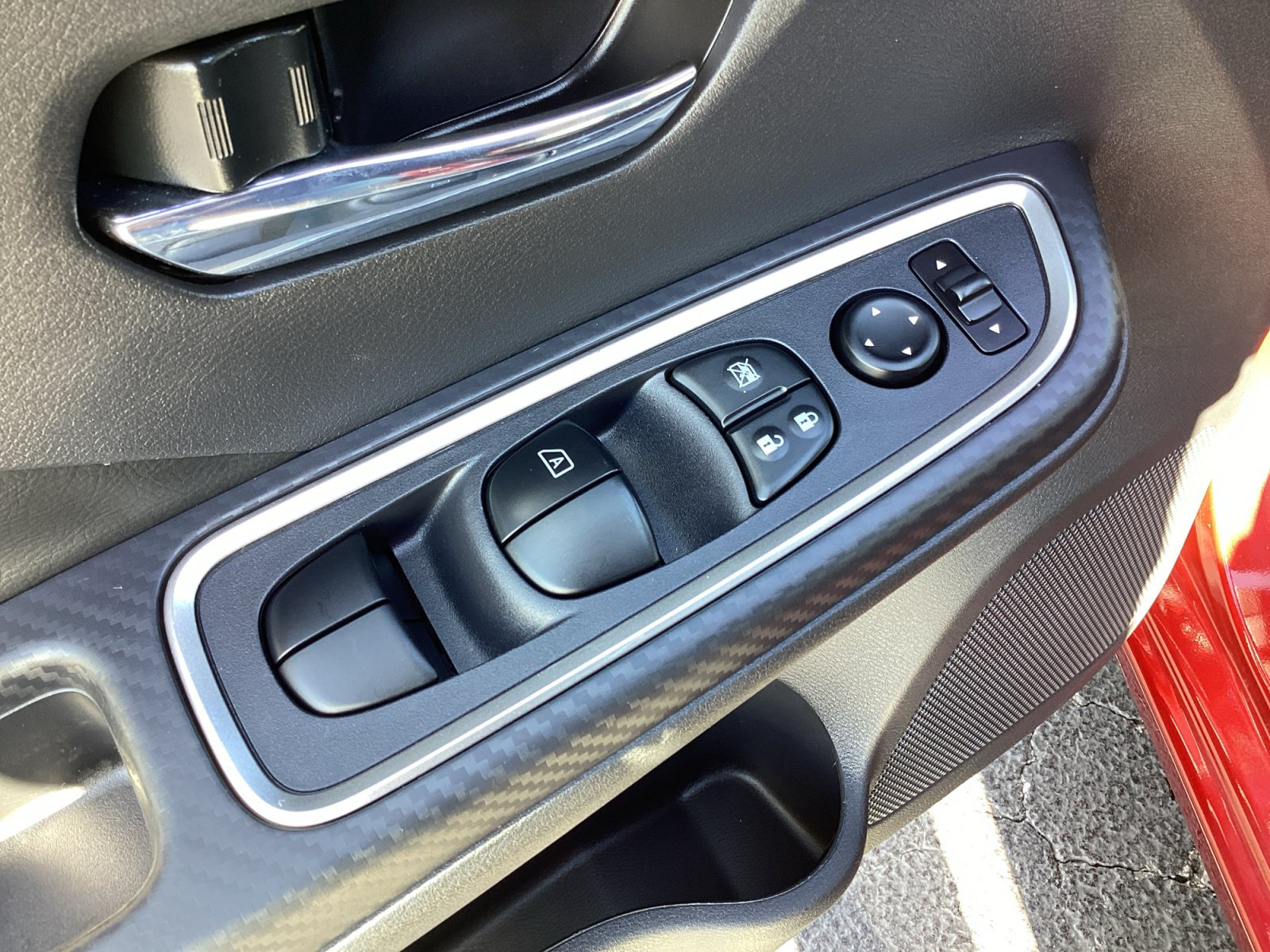 Used 2025 Nissan Versa SR w/ Trunk Package FWD image 28