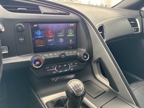 Used 2018 Chevrolet Corvette Stingray Coupe w/ 1LT image 10