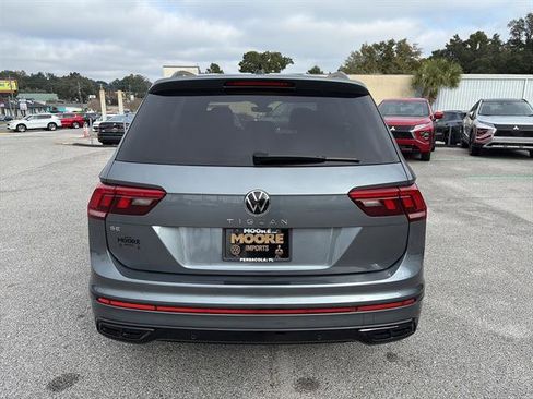 Certified 2024 Volkswagen Tiguan SE R-Line image 4