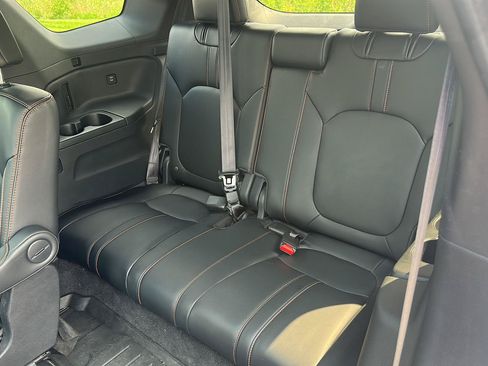 Used 2025 Honda Pilot TrailSport image 28