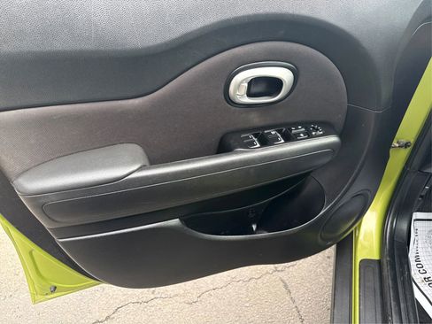 Used 2019 Kia Soul image 19