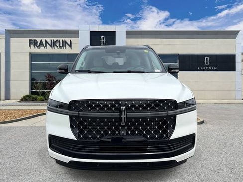 New 2026 Lincoln Navigator L Black Label w/ Black Label Special Edition AWD/4WD image 2