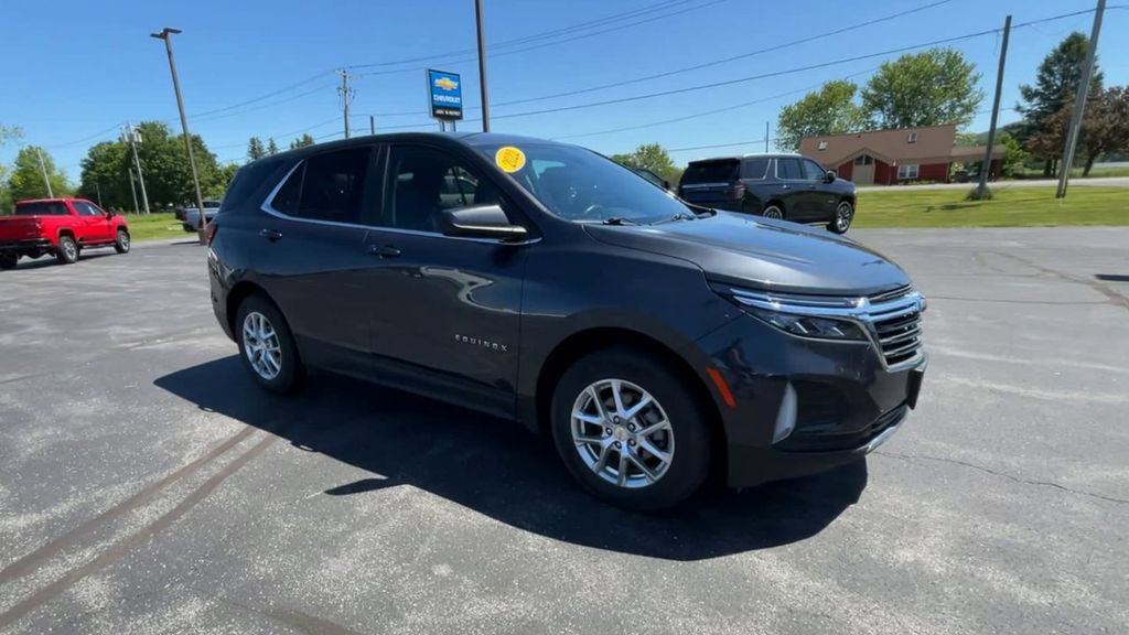 Used 2022 Chevrolet Equinox LT AWD/4WD image 2