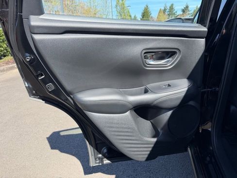 Used 2023 Honda HR-V LX image 31