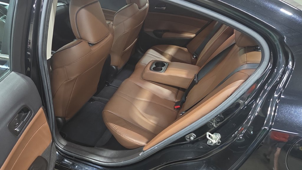 Used 2019 Acura ILX w/ Premium Package FWD image 18
