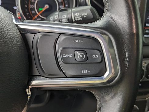 Used 2021 Jeep Wrangler Unlimited Sahara AWD/4WD image 33