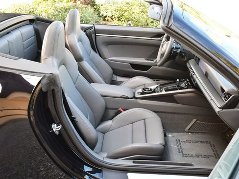 Used 2022 Porsche 911 Carrera 4S image 19