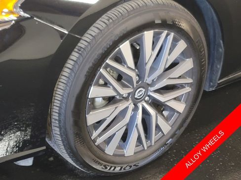 Certified 2025 Nissan Altima 2.5 SV image 6