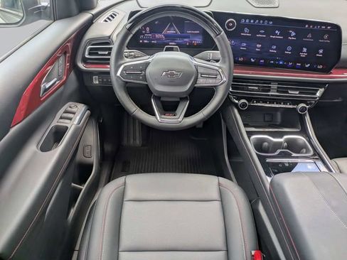 Used 2024 Chevrolet Traverse Z71 w/ Enhanced Driving Package AWD/4WD image 17