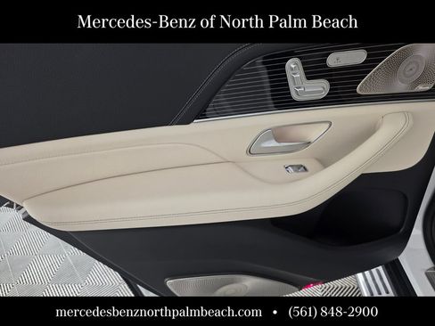 New 2026 Mercedes-Benz GLS 580 4MATIC image 16