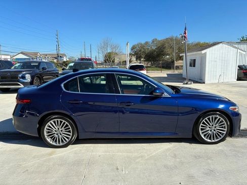 Used 2019 Alfa Romeo Giulia Ti w/ Quick Order Package 22Z Lusso image 4