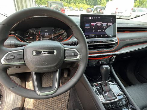 Used 2022 Jeep Compass Trailhawk AWD/4WD image 24