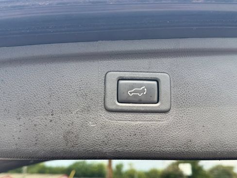Used 2019 Subaru Outback 2.5i Limited AWD/4WD image 16