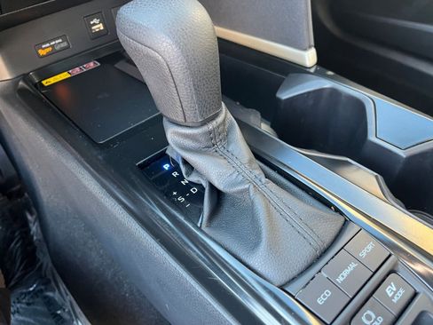 Used 2025 Toyota Camry LE image 41