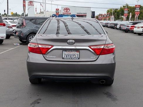 Used 2017 Toyota Camry XLE FWD image 9