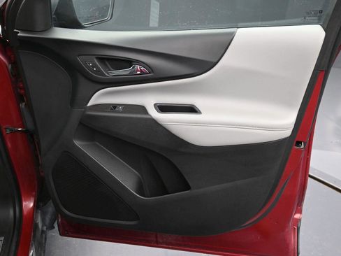 Used 2019 Chevrolet Equinox Premier image 9