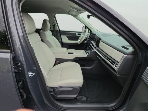 Used 2026 Hyundai Santa Fe SEL FWD image 18