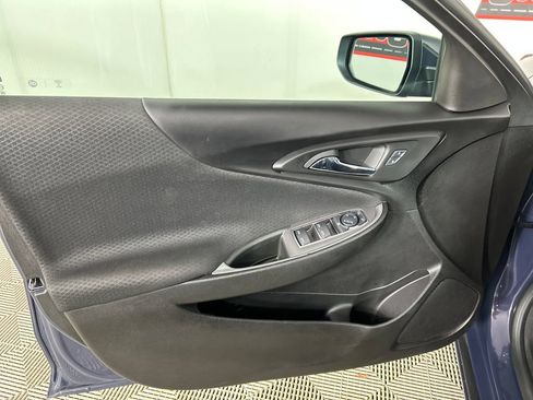 Used 2025 Chevrolet Malibu RS FWD image 11