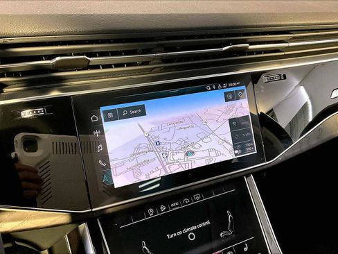 Used 2022 Audi Q7 3.0T Premium w/ Interior Protection Package image 28