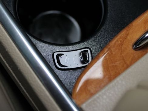 Used 2014 Chrysler 300 C w/ Light Group image 20