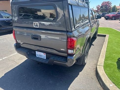 Certified 2022 Toyota Tacoma SR5 AWD/4WD image 23