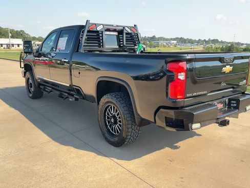 Used 2024 Chevrolet Silverado 3500 High Country w/ High Country Premium Package AWD/4WD image 6