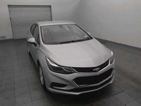 Used 2017 Chevrolet Cruze LT w/ Convenience Package FWD image 14