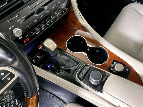 Used 2018 Lexus RX 350L FWD w/ Premium Package image 17