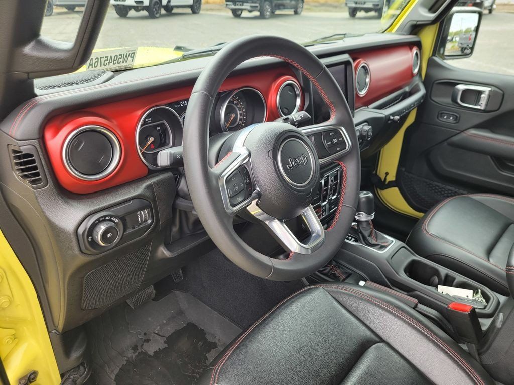 Used 2023 Jeep Wrangler Unlimited Rubicon w/ LED Lighting Group AWD/4WD image 13