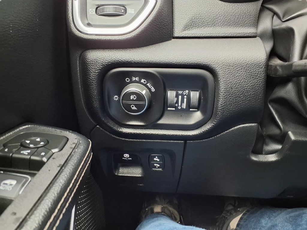 Used 2026 RAM 1500 Laramie AWD/4WD image 15