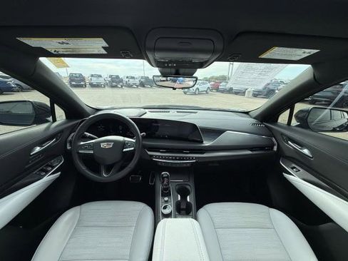 Used 2025 Cadillac XT4 Sport image 23