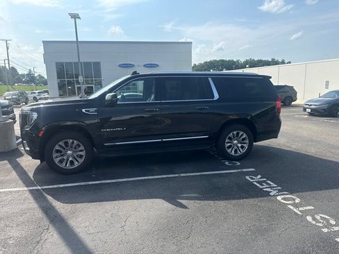 Used 2024 GMC Yukon XL Denali AWD/4WD image 10