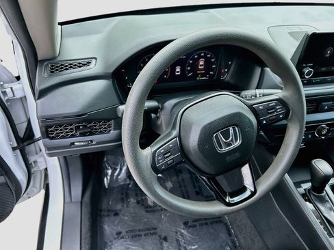 Used 2025 Honda Accord LX image 11