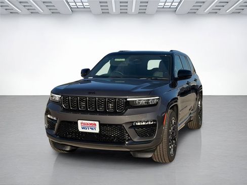 New 2025 Jeep Grand Cherokee Summit image 3