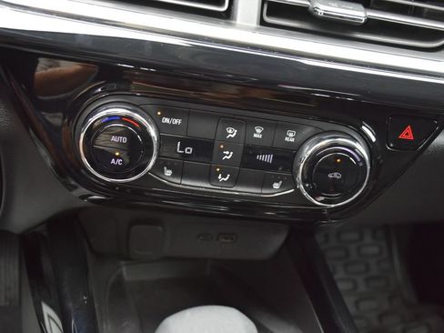 Used 2025 Chevrolet Trax ACTIV w/ Sunroof Package FWD image 20