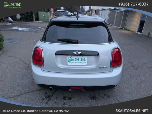 Used 2016 MINI Cooper 4-Door Hardtop image 7
