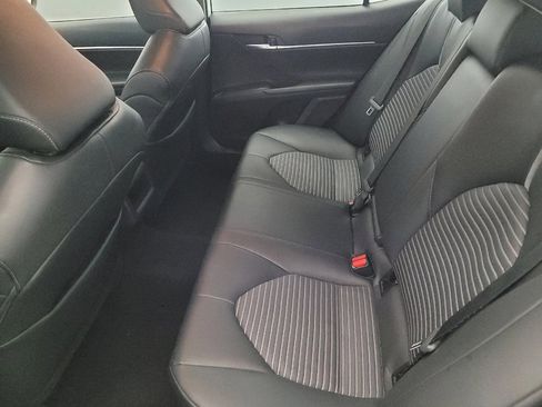 Used 2023 Toyota Camry SE image 18