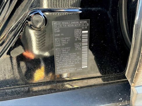 Used 2015 Nissan Rogue SV image 34