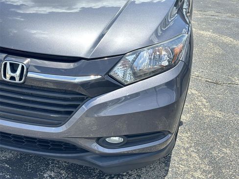 Used 2018 Honda HR-V EX image 9