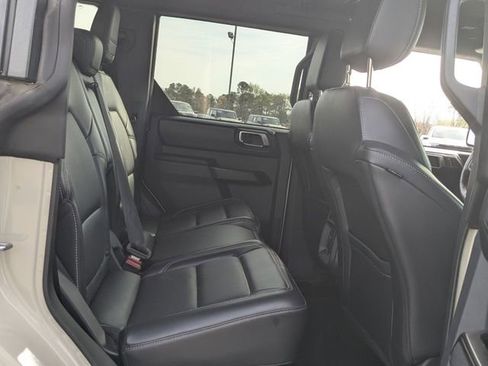 Used 2025 Ford Bronco Outer Banks image 26