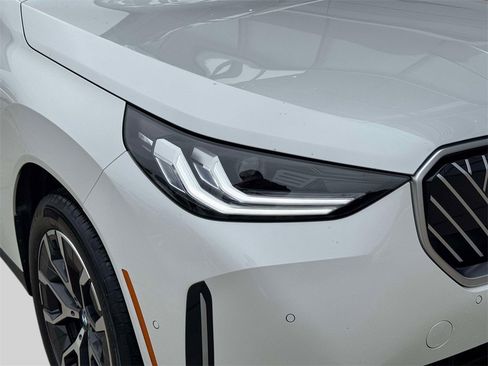 Certified 2025 BMW X3 xDrive30i image 8