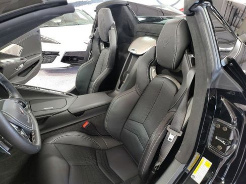 Used 2022 Chevrolet Corvette Stingray Premium Conv w/ Z51 Performance Package image 27