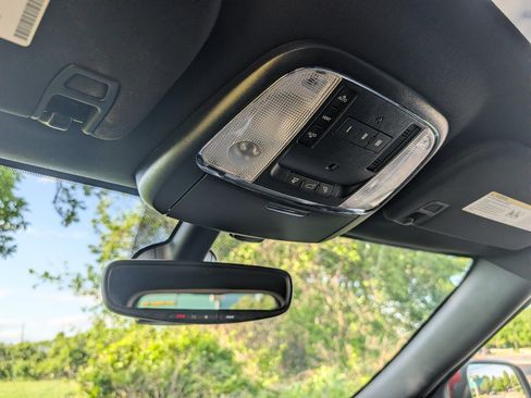 Used 2018 Jeep Grand Cherokee Altitude AWD/4WD image 17