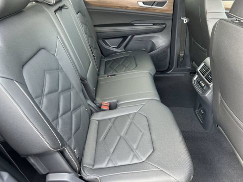 New 2026 Volkswagen Atlas SE FWD image 9