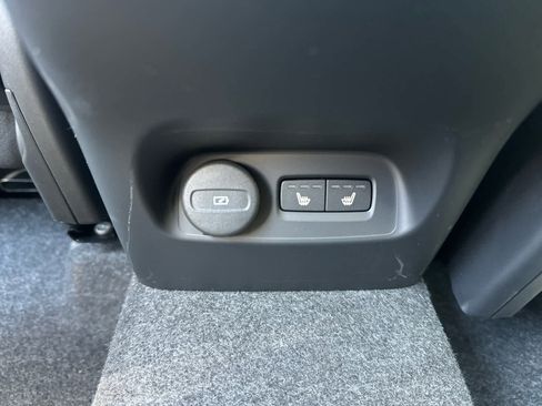 Used 2026 Volvo XC40 B5 Plus w/ Protection Package Premier AWD/4WD image 26